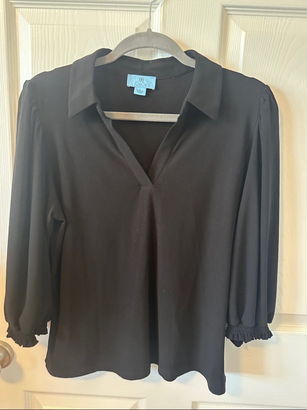 CeCe Black V-Neck Collared Blouse with Shirred Three-Quarter Sleeves